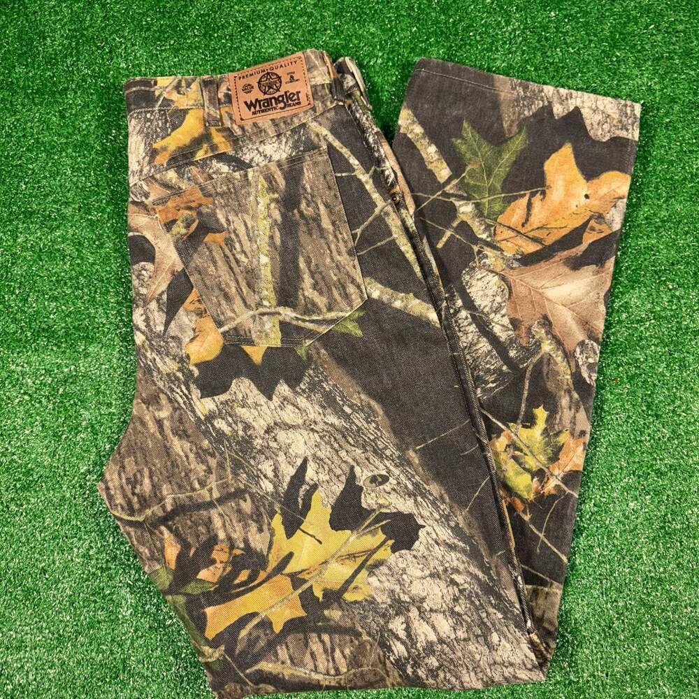 Y2K Wrangler Authentic Mossy Oak Break-Up Camouflage Double Knee Jeans